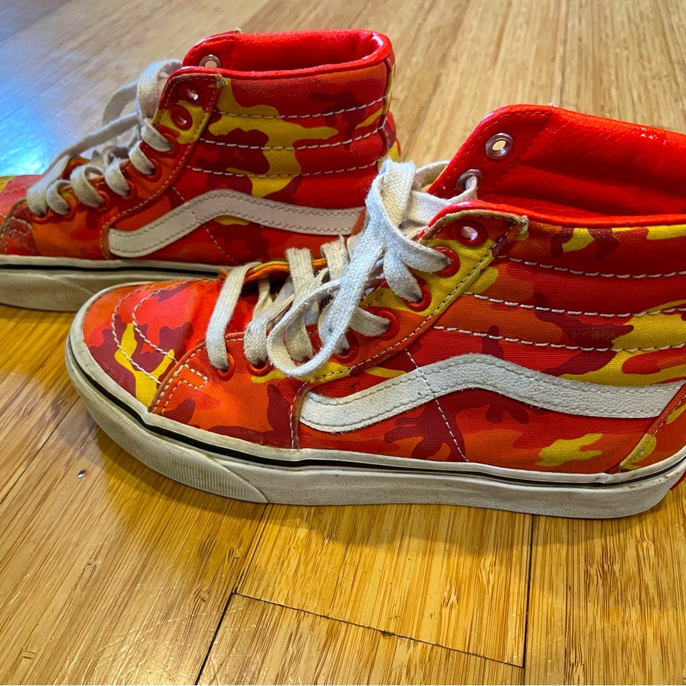 Rare Vans high tops orange camouflage Size 4 mens / 5.5 women’s